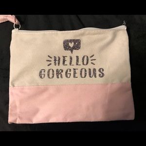 NWOT. Cosmetic bag